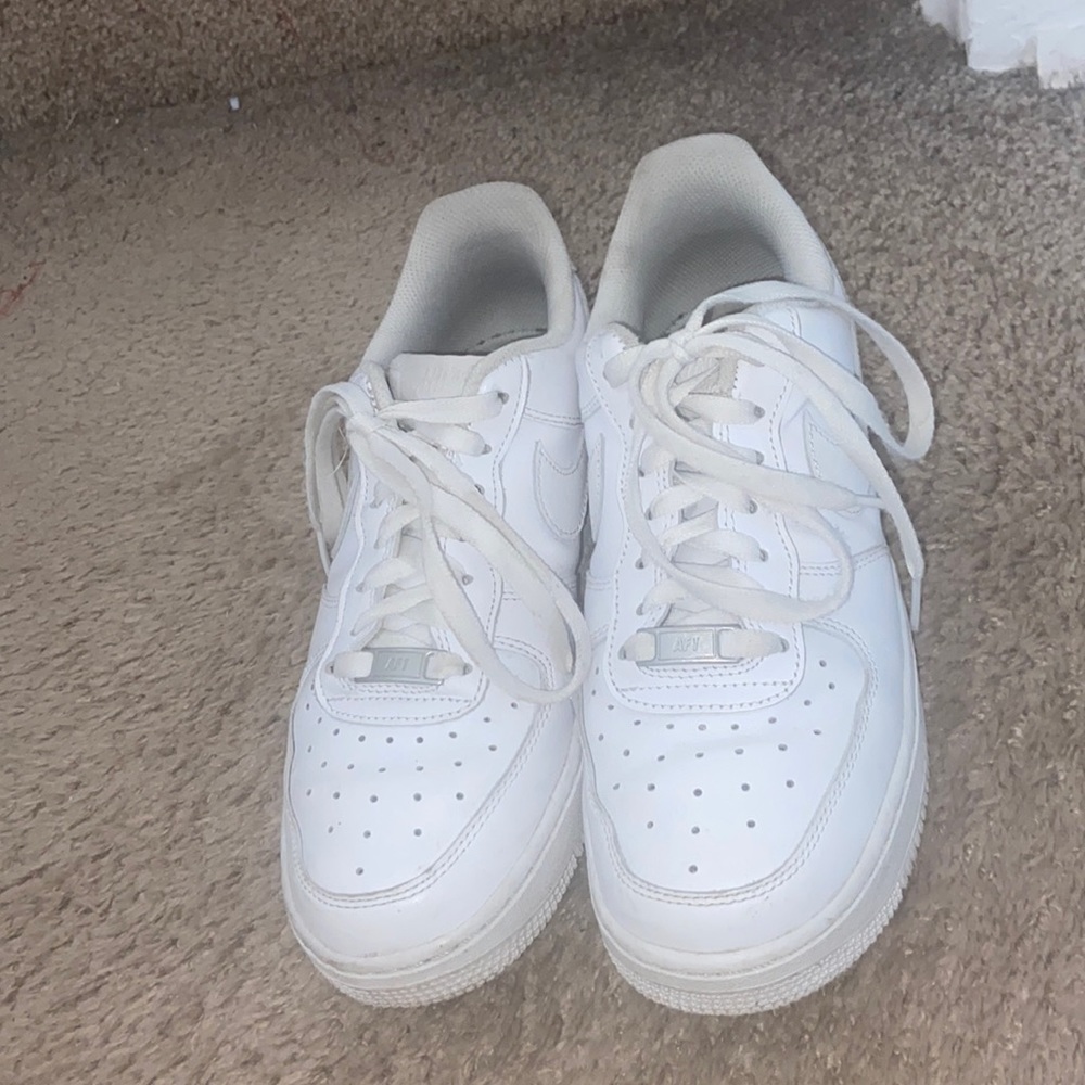 White Air Force 1’s Women’s size 8